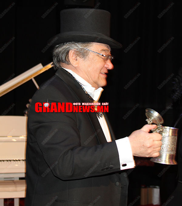 Боролдой С.Мягмар юунаас нуугдав