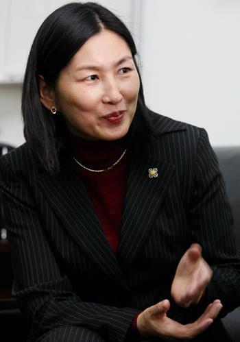 Ц.Оюунгэрэл: Хүний амь тасалдаг Ерөнхийлөгчтэй баймааргүй байна