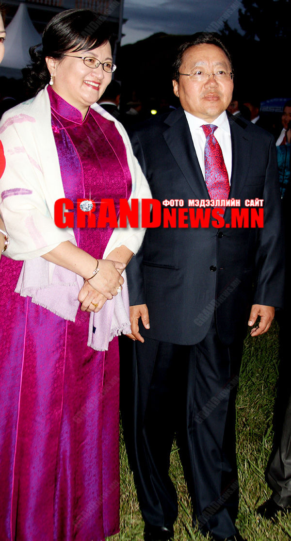 VS:Монголын тэргүүн хатагтай нар  