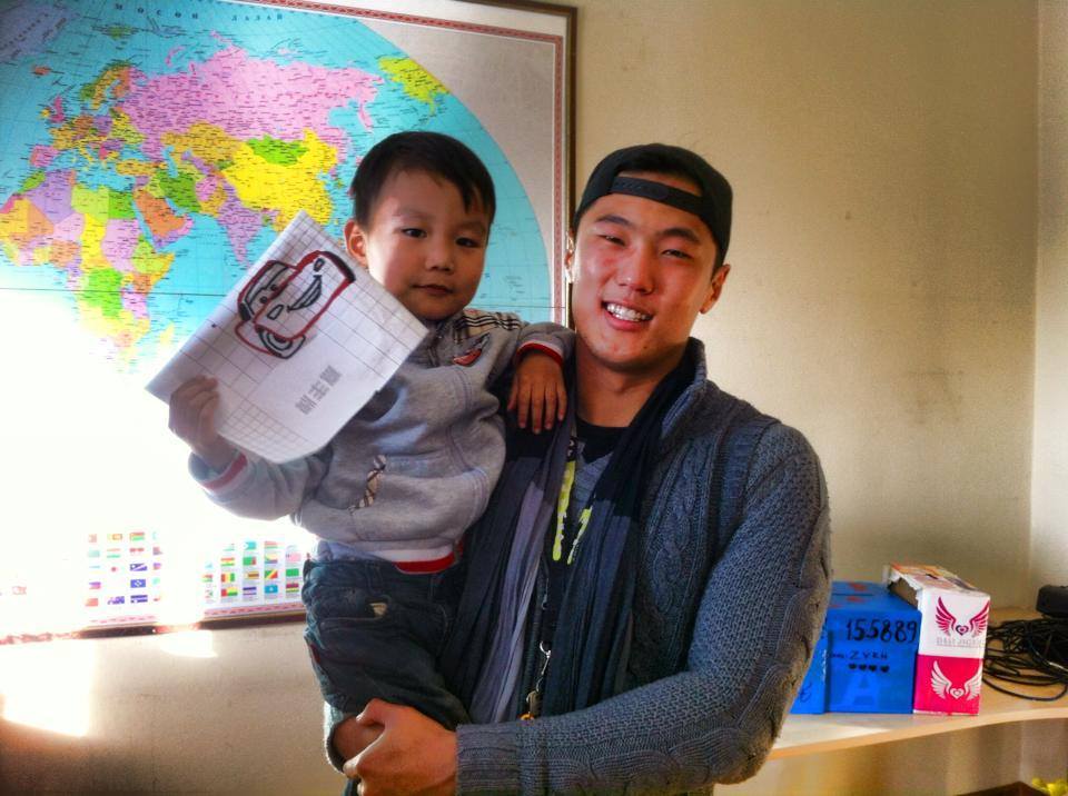 Дүүлэн нис, М.Мөнххүслээн!