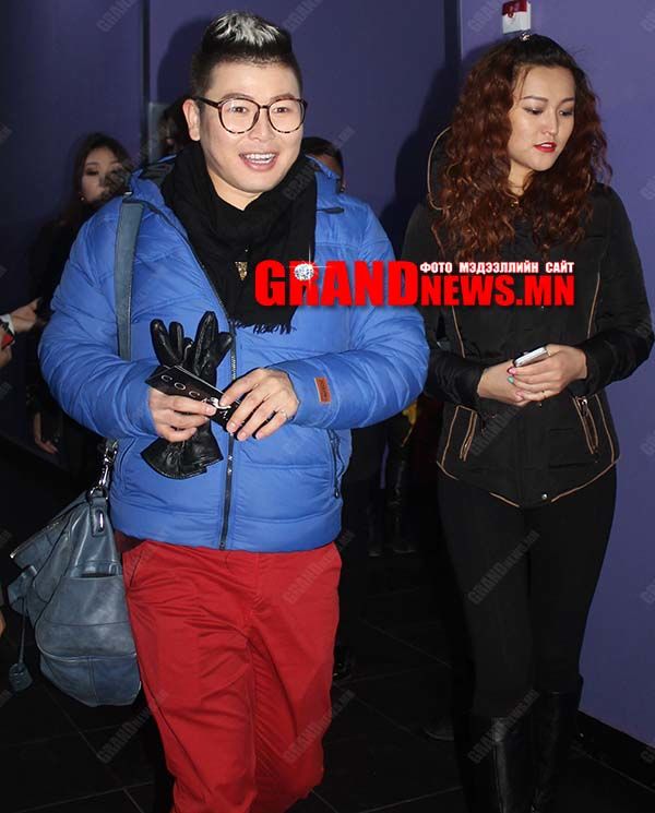 “Ганган” Ганбаа энд сэмбэлзэж явна