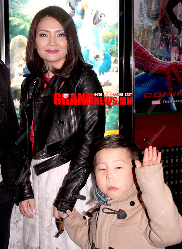 Ундрал эргэн ирлээ