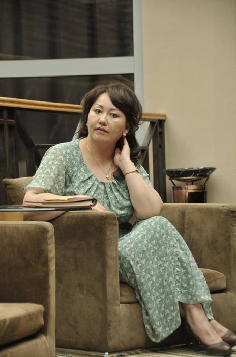 Л.Нарантуяа: Битгий хуцаад бай