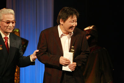 Л.Саранхөхөө: Чөтгөр хүртэл муу зүйл санахгүй бол ирэхгүй гэдэг шүү дээ