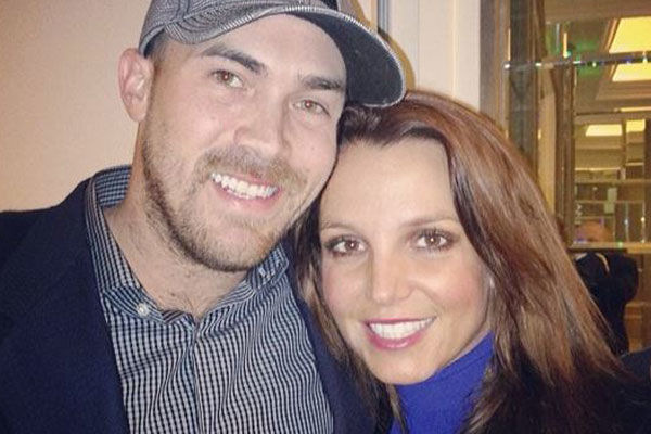 Бритни Спирс сүйт залуугаасаа зугтав