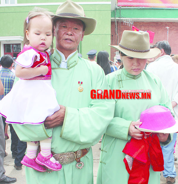 Цэл залуухан хөгжмийн зохиолчийн амьдрал
