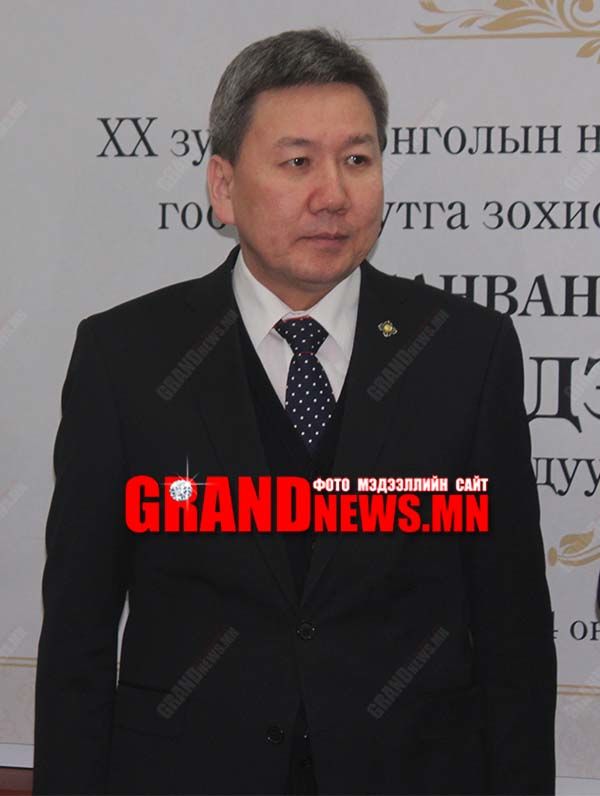 Л.Болдын бухимдсан жиргээ