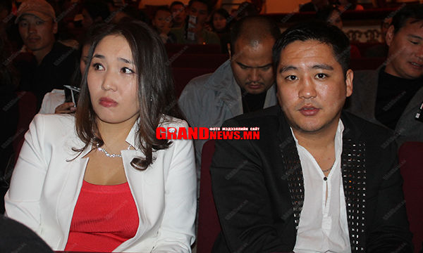 Олимпийн алтан медальт Э.Бадар-Ууганы гэргий Х.Азжаргал: Сормуусыг чинь ганц будчихъя гэж их гуйдаг байсан