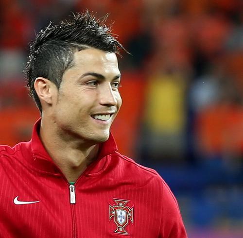 Дэлхийн хамгийн баян хөлбөмбөгчин