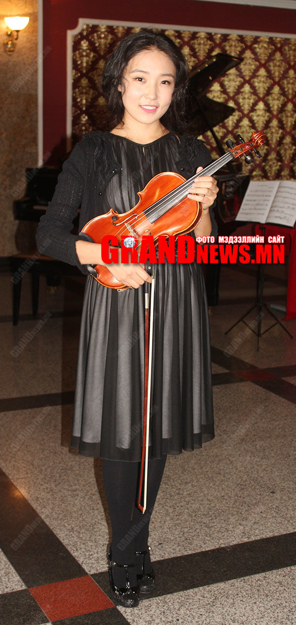 М.Хулан тоглоно