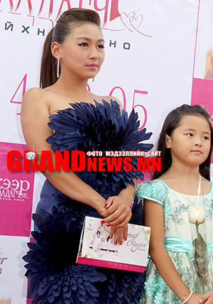 Скандал: Жүжигчин А.Ганчимэг