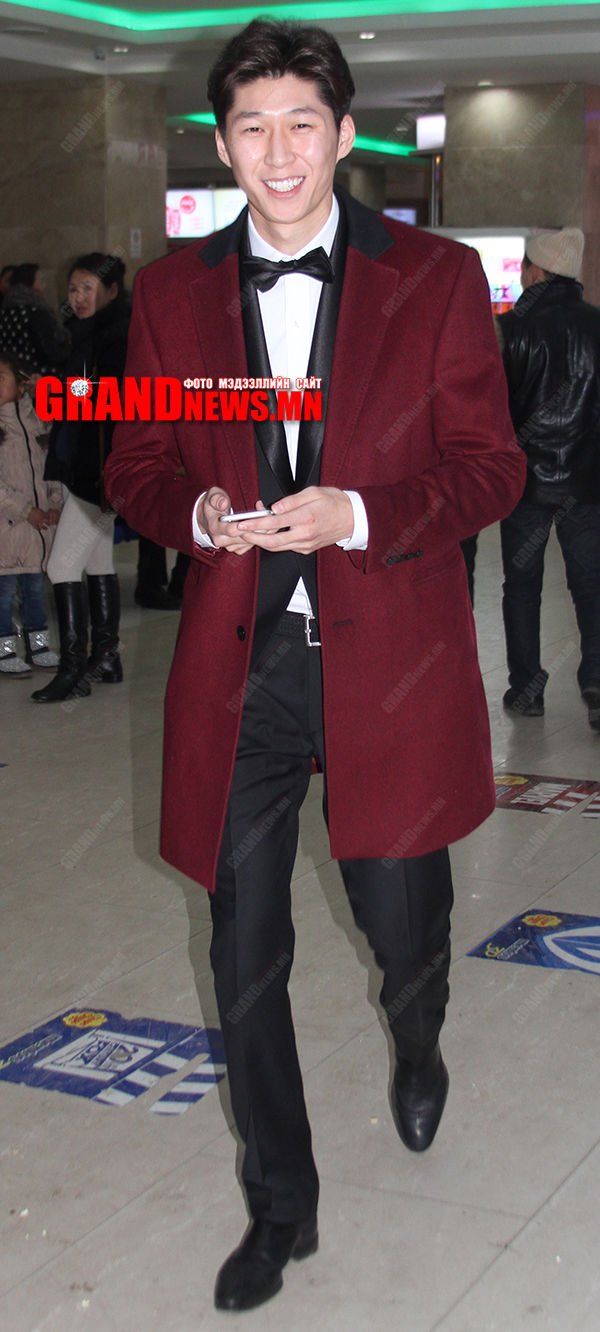 Жүжигчин Л.Гантулга: Надад оддын өвчин нөлөөлдөггүй