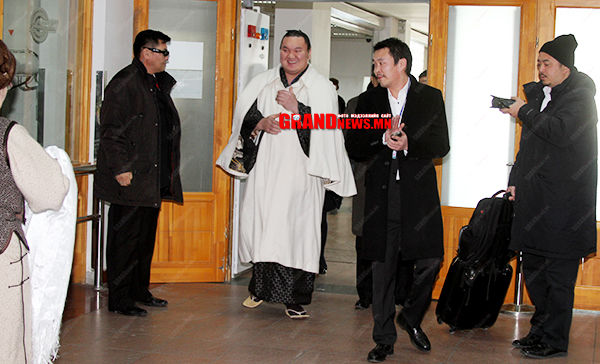 Их аварга Хакүхо ирлээ