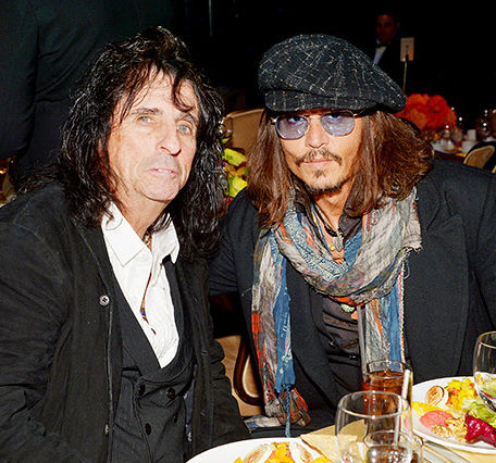  Джонни Депп рок хамтлагаа “The Hollywood Vampires” гэж нэрлэжээ