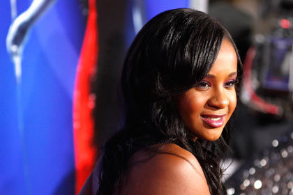 Уитни Хьюстоны охины бие сайжирч байна