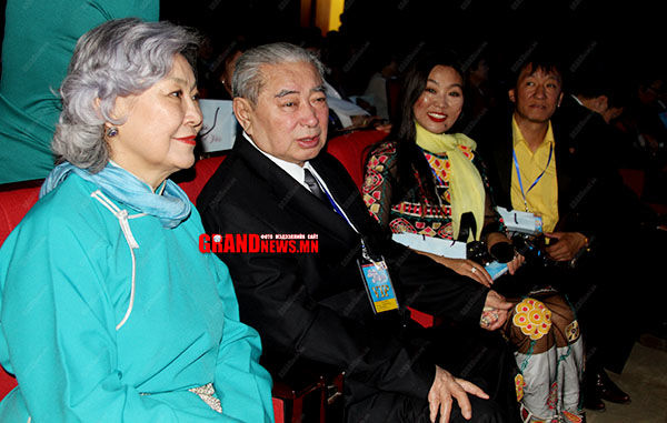 “Аниргүй нулимсыг хайрлахуй”