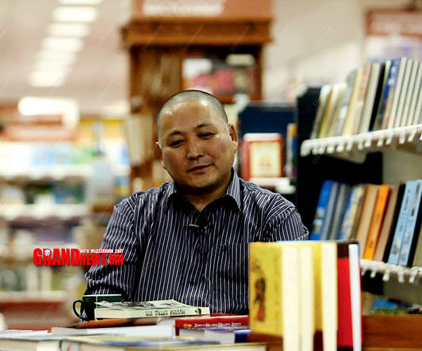 Д.Болдбаатар: Орчуулах сайн бүтээлийн эрэлд хатаж явна гэдэг тэнэг хэрэг 