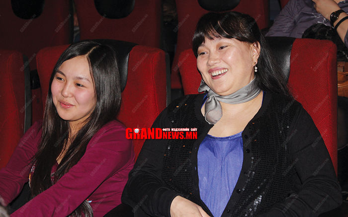 Монголын алдартай ээж охид