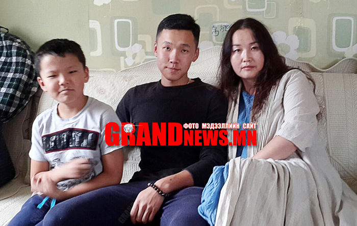 Дэлхий ертөнцийн хаахна явна даа, үр зулзага минь?