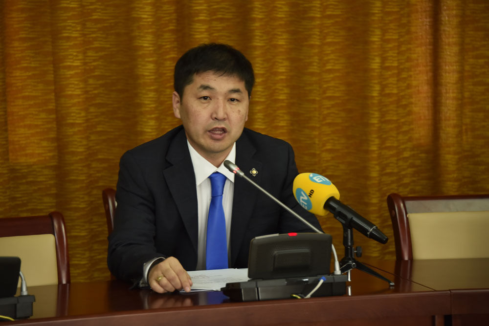 О.Баасанхүү: “Стандарт” банктай холбогдсон гадаад дотоодын иргэдийг шалгах ёстой