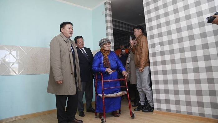 Дахин төлөвлөлтөд хамрагдсан айлуудад түлхүүр гардууллаа