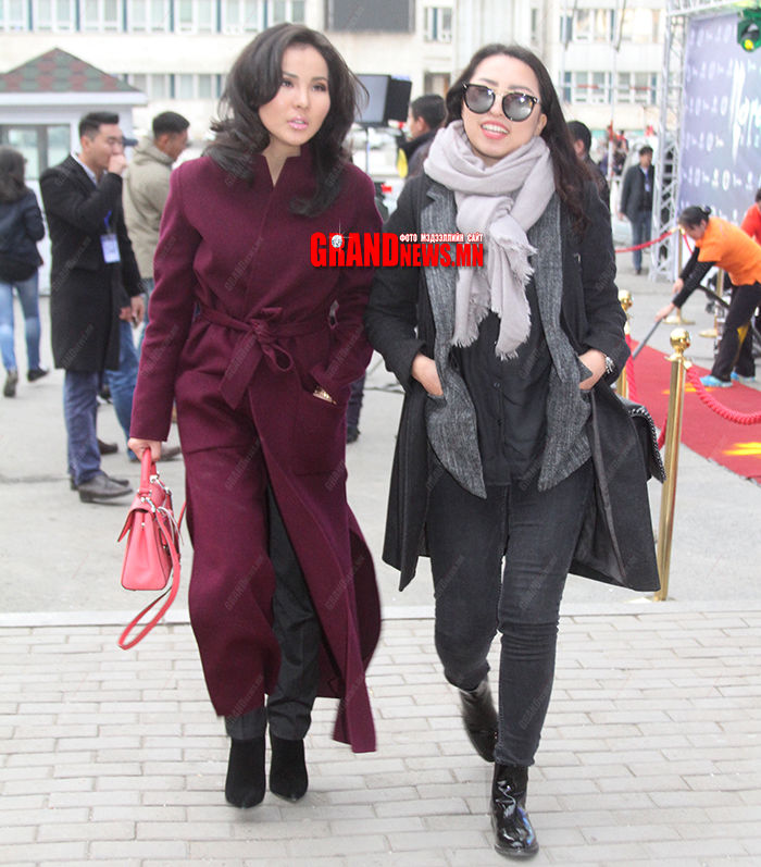 Хамараа янзлуулаад хачин гоё болсон нь