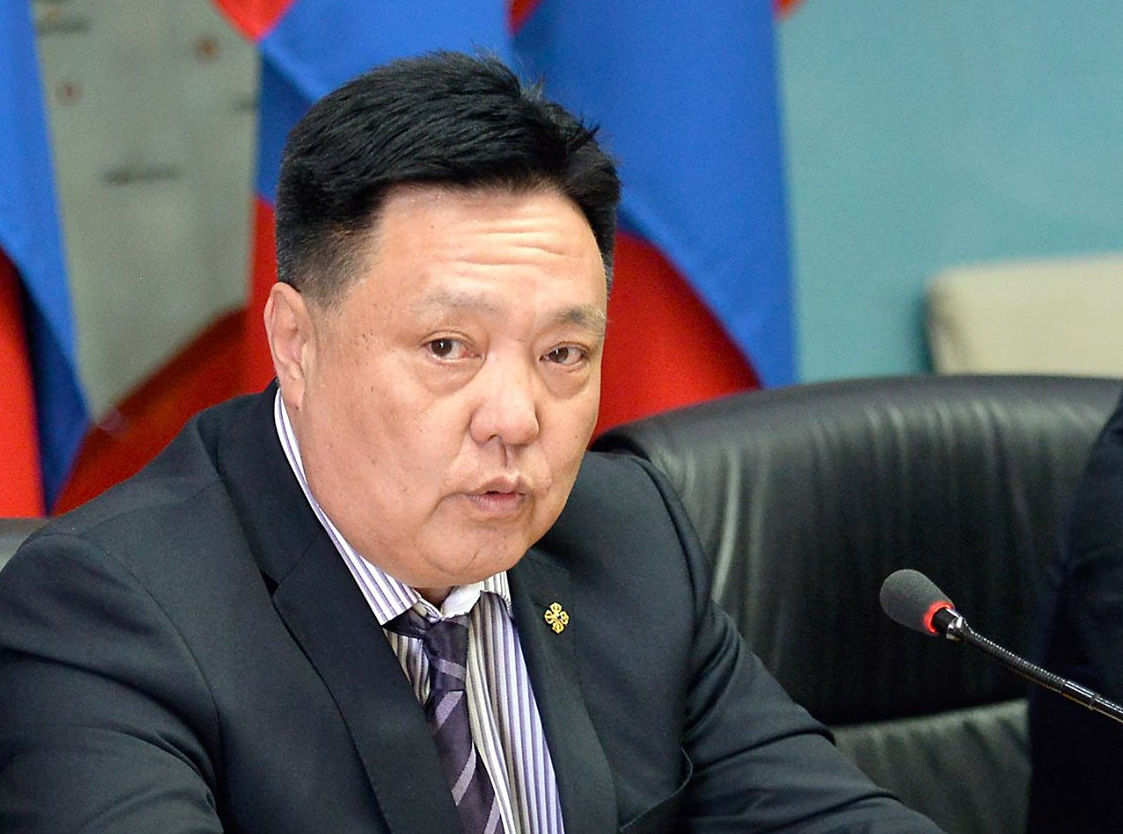 М.Энхсайхан: ”Станд бэй”-ийн талаар хариуцлага хүлээх чадвартай хүмүүсээс нь асуу