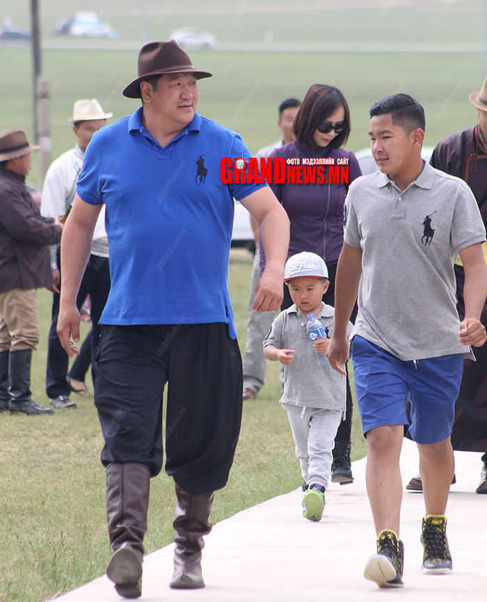 Гурван баавгай