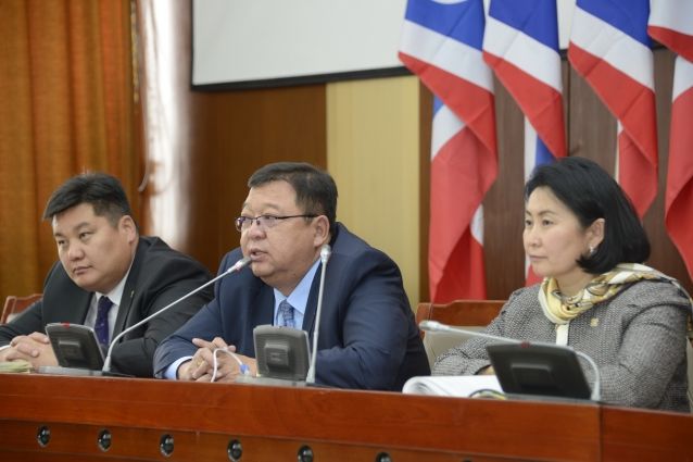 МАН төрийн 11 000 албан хаагчийг хууль бусаар халсан 