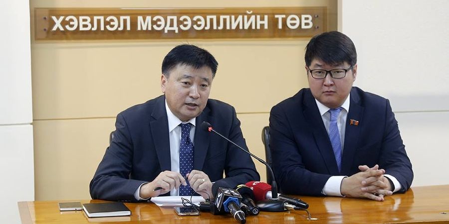 Хотын дарга нийтээрээ цас цэвэрлэх уриалга гаргалаа