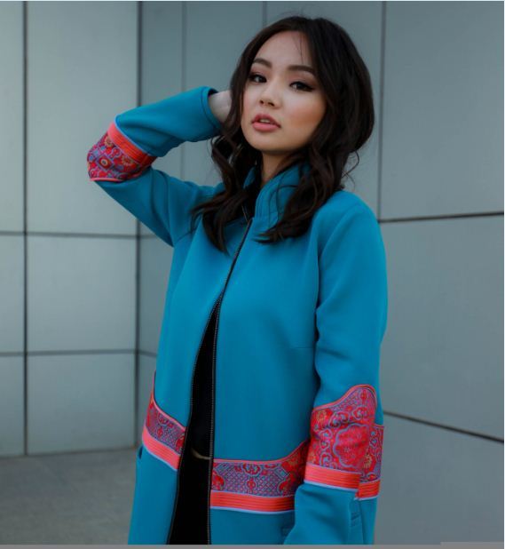 Э.Болорсүх: Дизайнер хүн зураач оёдолчин байхаас гадна сэтгэл судлаачийн үүрэгтэй