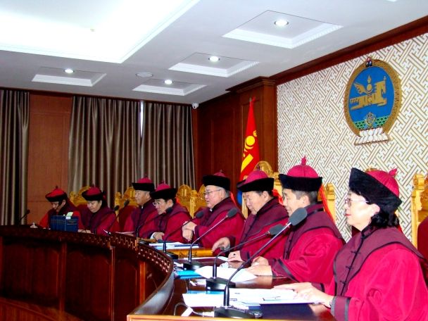 Үндсэн хуулийн цэцийн Их суудлын хуралдаан өнөөдөр болно