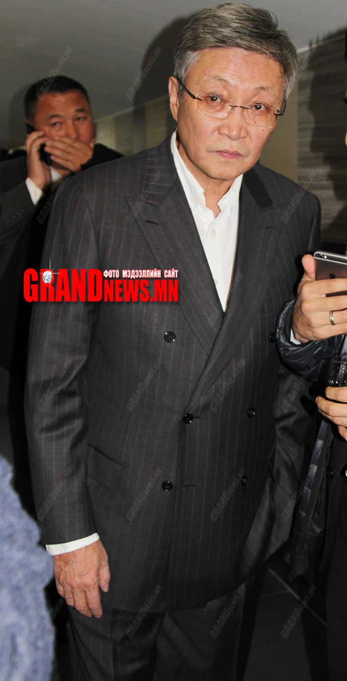 Уулыг цас, эрийг нас дарна гэдэг энэ байхдаа...