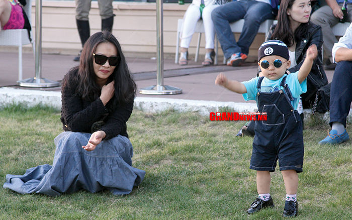 Зөрүүд эрийг номхотогосон зарчимч Гага