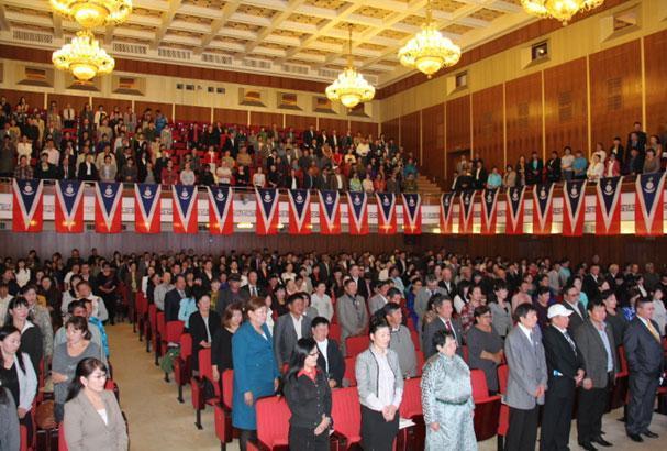 АН VI их хуралд орох гишүүдээ бүртгэж байна