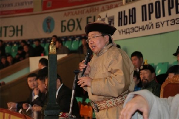  Ц.Элбэгдорж:Шинэ оны баяраа тэмдэглэдэг хамгийн сайхан мөч бол энэ байгаа юм