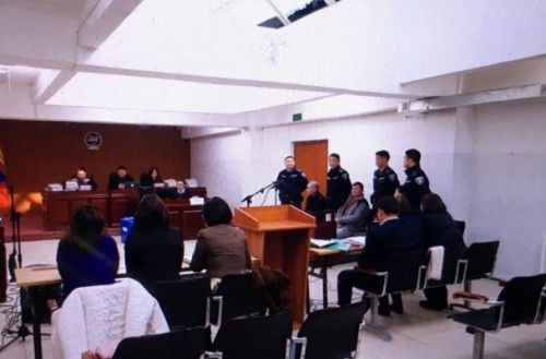 Шүүх бүрэлдэхүүн зөвлөлдөж байна