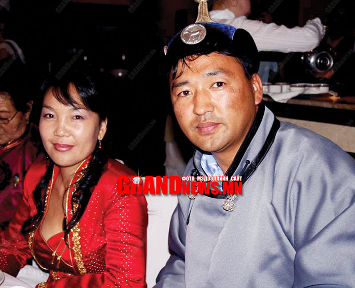 А.Сүхбатын ах намайг сүрдүүлсэн