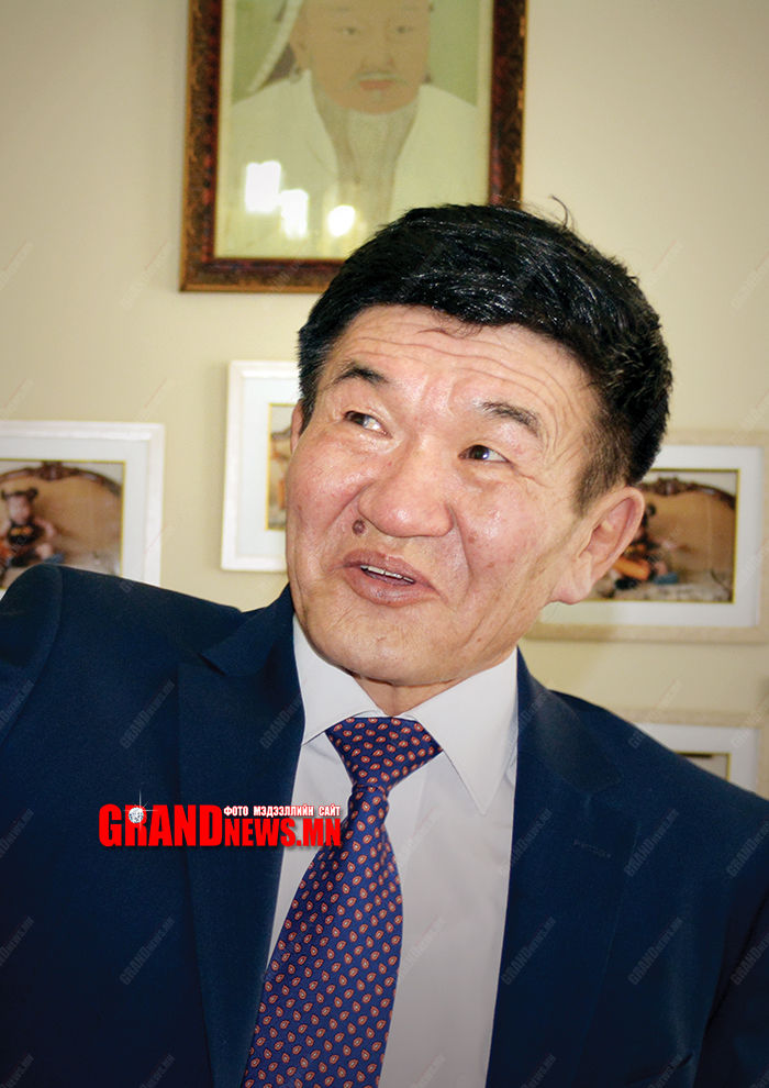 Ерөнхийлөгч байсан хүн эргэж улс төртэй зууралдах шиг адгийн юм байдаггүй!