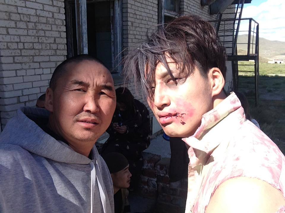   Америк зураглаачтай  “Галзуу зугаалга”