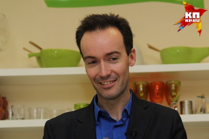 Хүүхэд хүчирхийлэгч гаж донтон франц эр Улаанбаатарт оргож иржээ