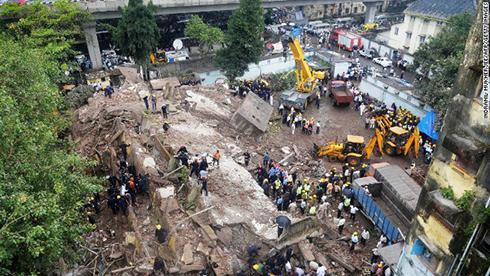 “Бүргэд хилл” ХХК-ийн барьж байсан барилга нурж 7 хүн дарагджээ