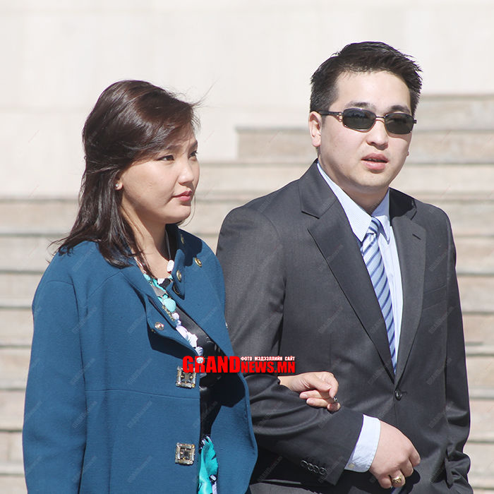 Д.Амбасэлмаагийн адтай ач охин 