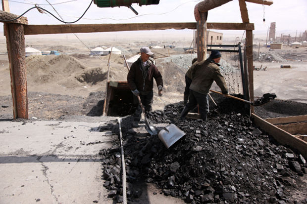 Уурхайд тросс тасарч хүн амиа алджээ