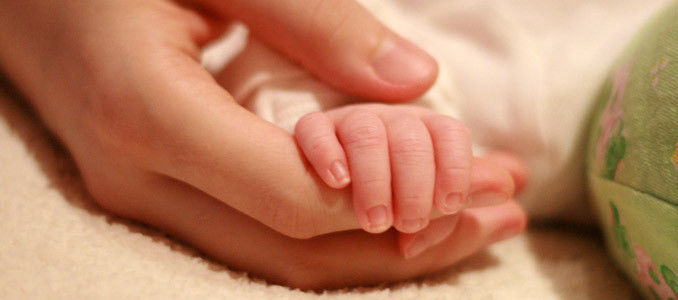 Өнөөдрөөс ээжүүдэд цалинтай чөлөө олгоно