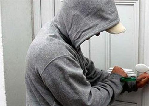 Бүлэглэн дэлгүүр дээрэмдэж байсан этгээдүүдийг илрүүлэв