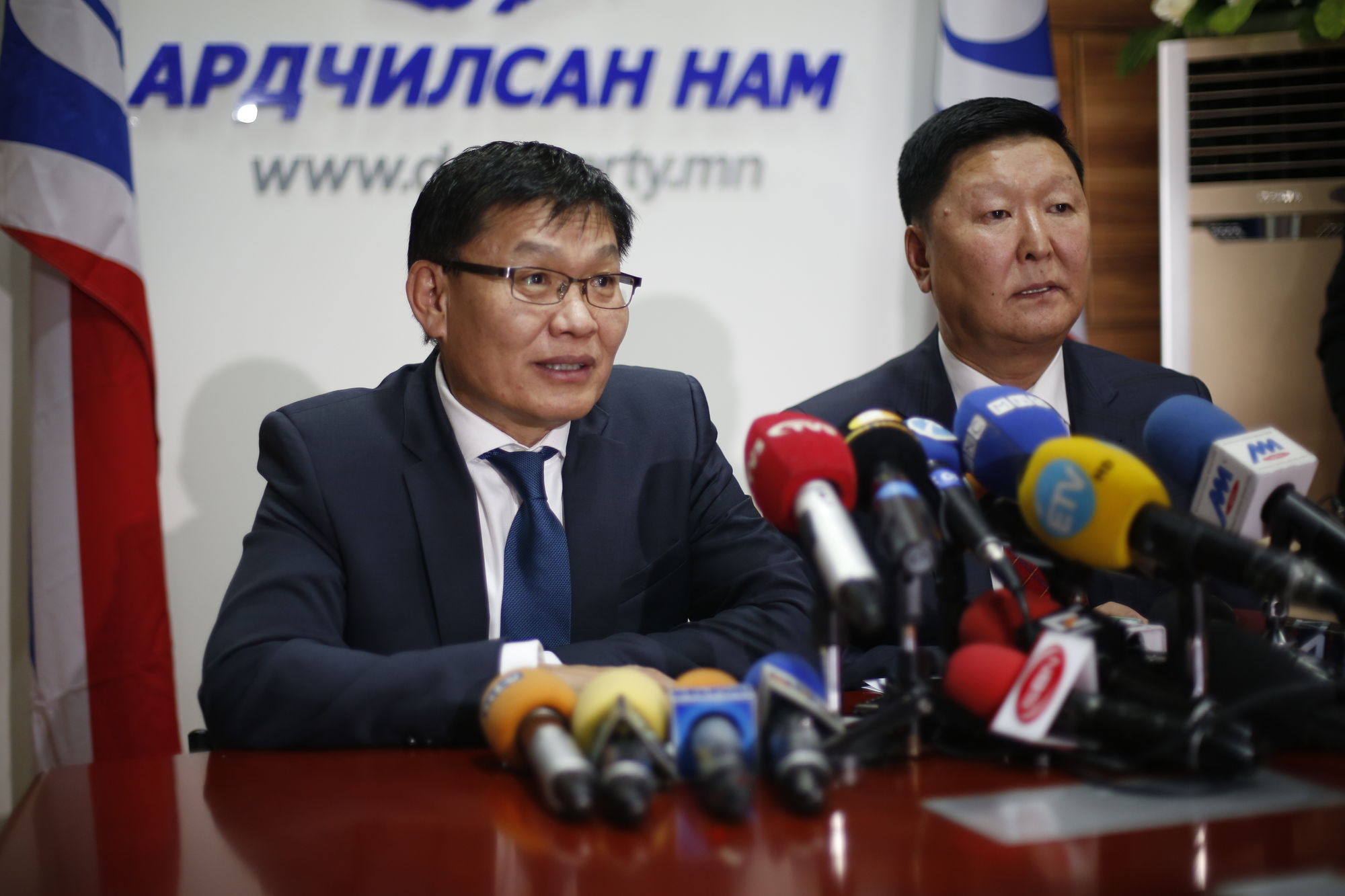  Л.Эрхэмбаяр: Намын даргын сонгуульд 120 мянган гишүүн оролцох төлөвтэй байна