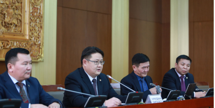 Ц.Нямдорж: С.Эрдэнэ гишүүн “Ц.Нямдорж шахаа хийх гэж байна” гэсэн гүтгэлэг явуулаад байгаа