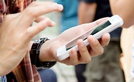 Хүүхдийн утас хулгайлж байхад нь үйлдэл дээр нь илрүүлжээ