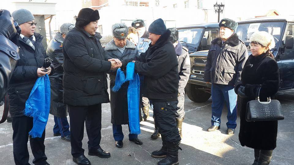 Өвөлжилт хүндэрсэн 11 аймагт автомашин өглөө